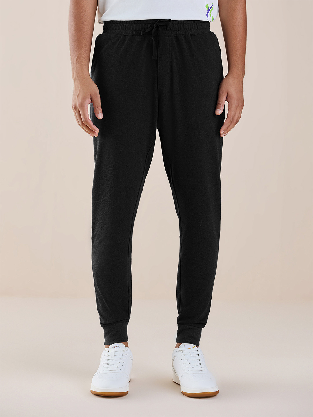 

Gloot Men Mid- Rise Joggers, Black