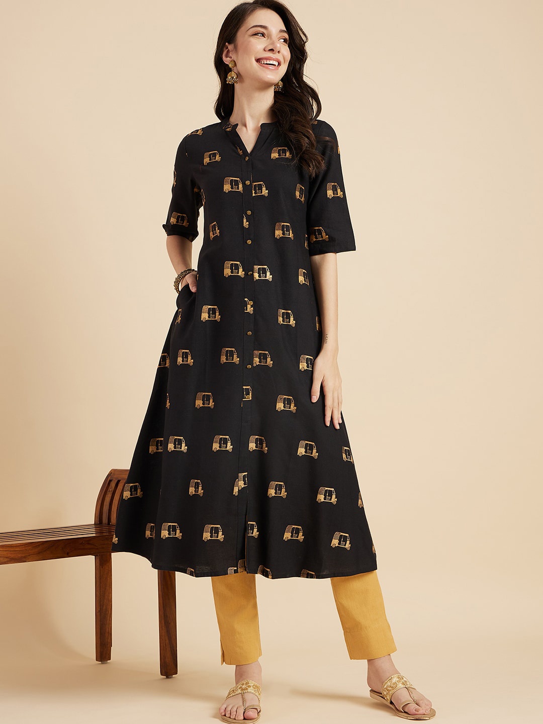 

Ramas Quirky Printed Mandarin Collar Cotton A-Line Kurta, Black