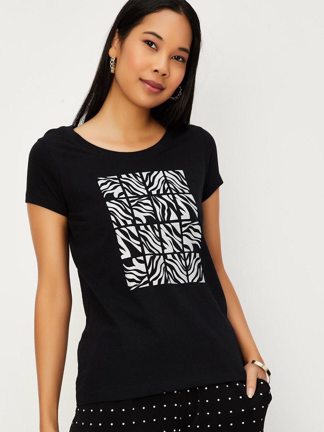 

max Abstract Printed Round Neck Cotton Regular T-shirt, Black