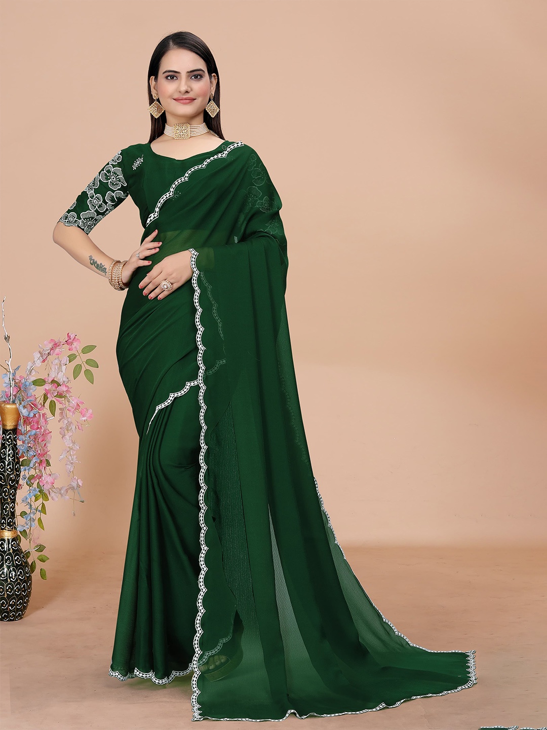 

Riddhi Textile Hub Embroidered Poly Chiffon Saree, Green