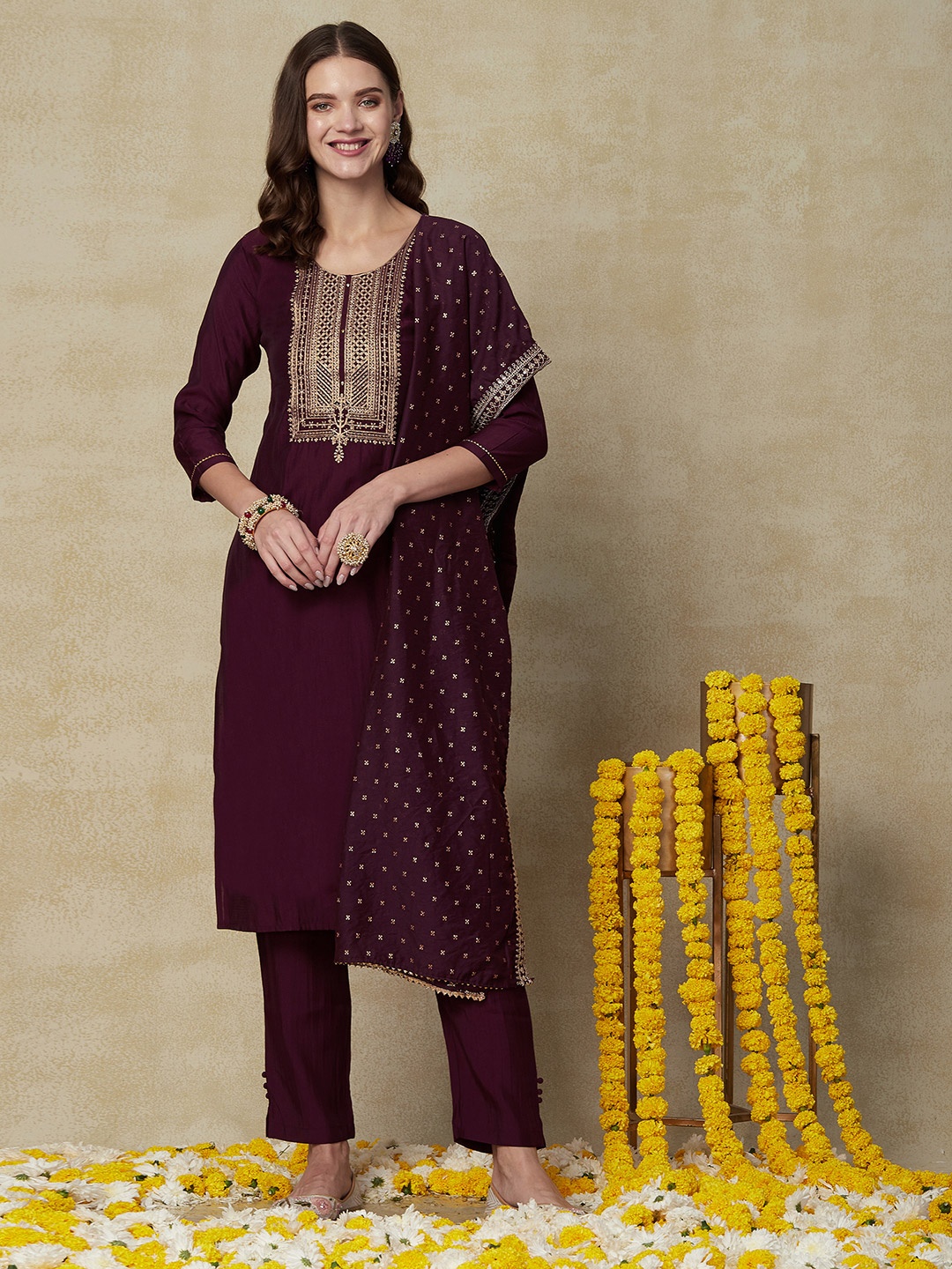 

FASHOR Ethnic Motifs Yoke Design Thread Work Straight Kurta & Trousers With Dupatta, Mauve