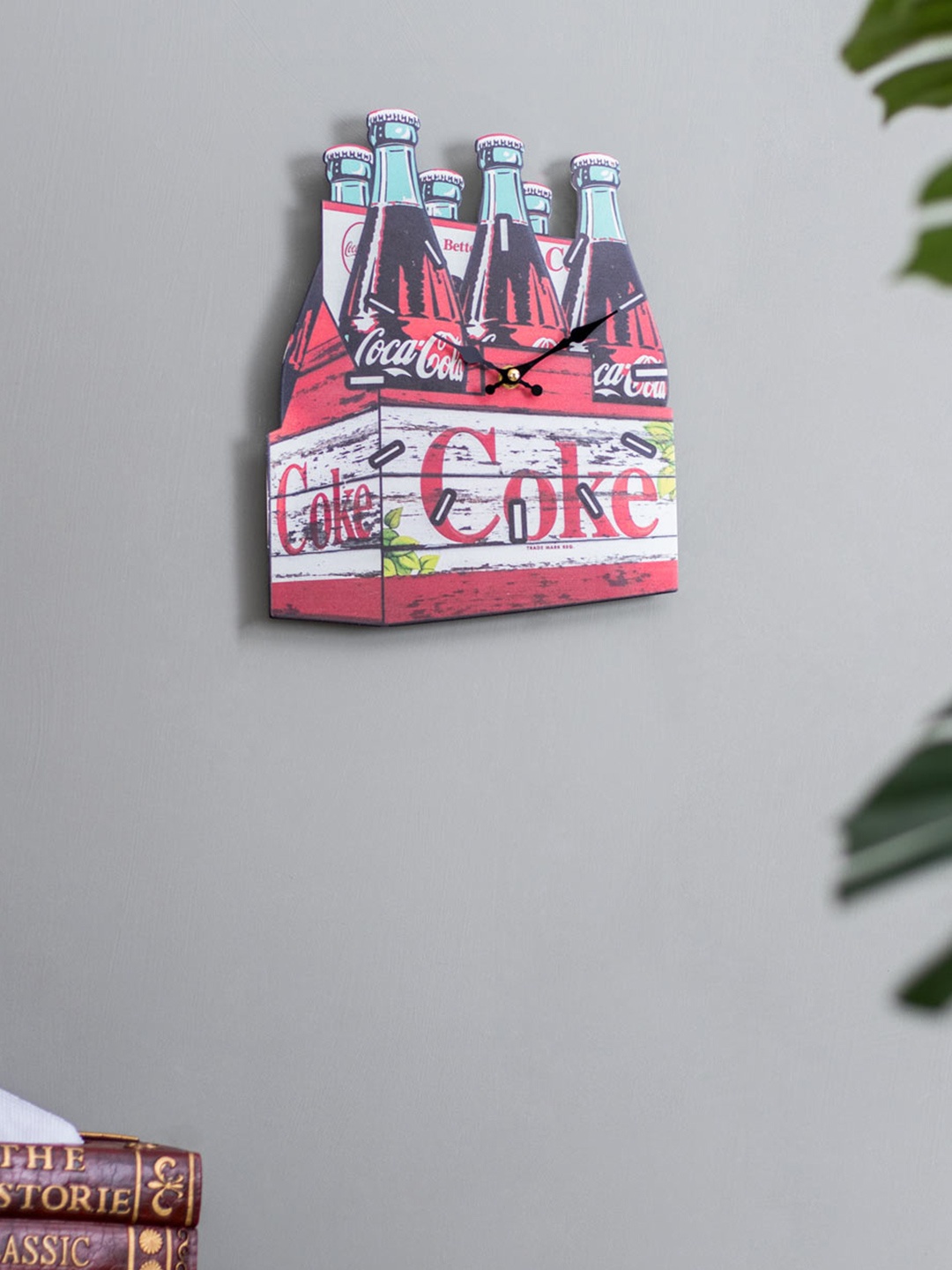 

THEDECORKART Red & White Printed Quirky Contemporary Wall Clock