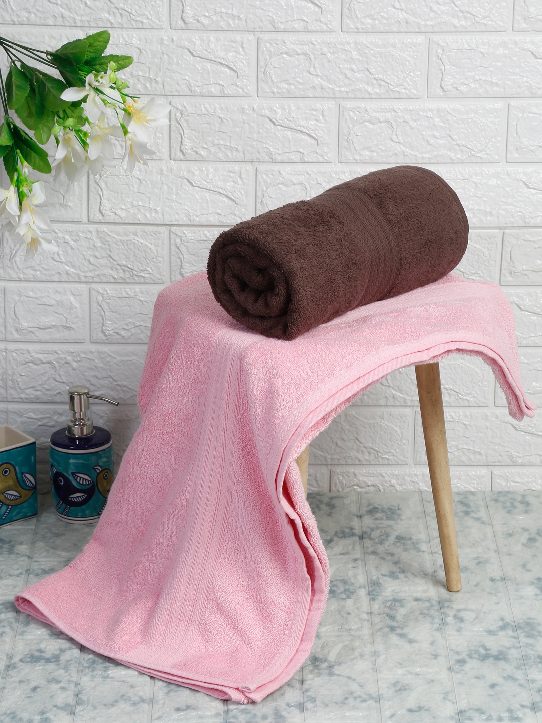 

Naksh Coffee Brown & Pink 2 Pieces Cotton 450 GSM Super Absorbent Bath Towels