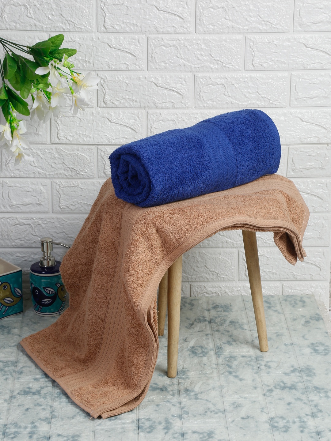 

Naksh Beige & Navy Blue 2 Pieces Cotton 450 GSM Super Absorbent Bath Towels