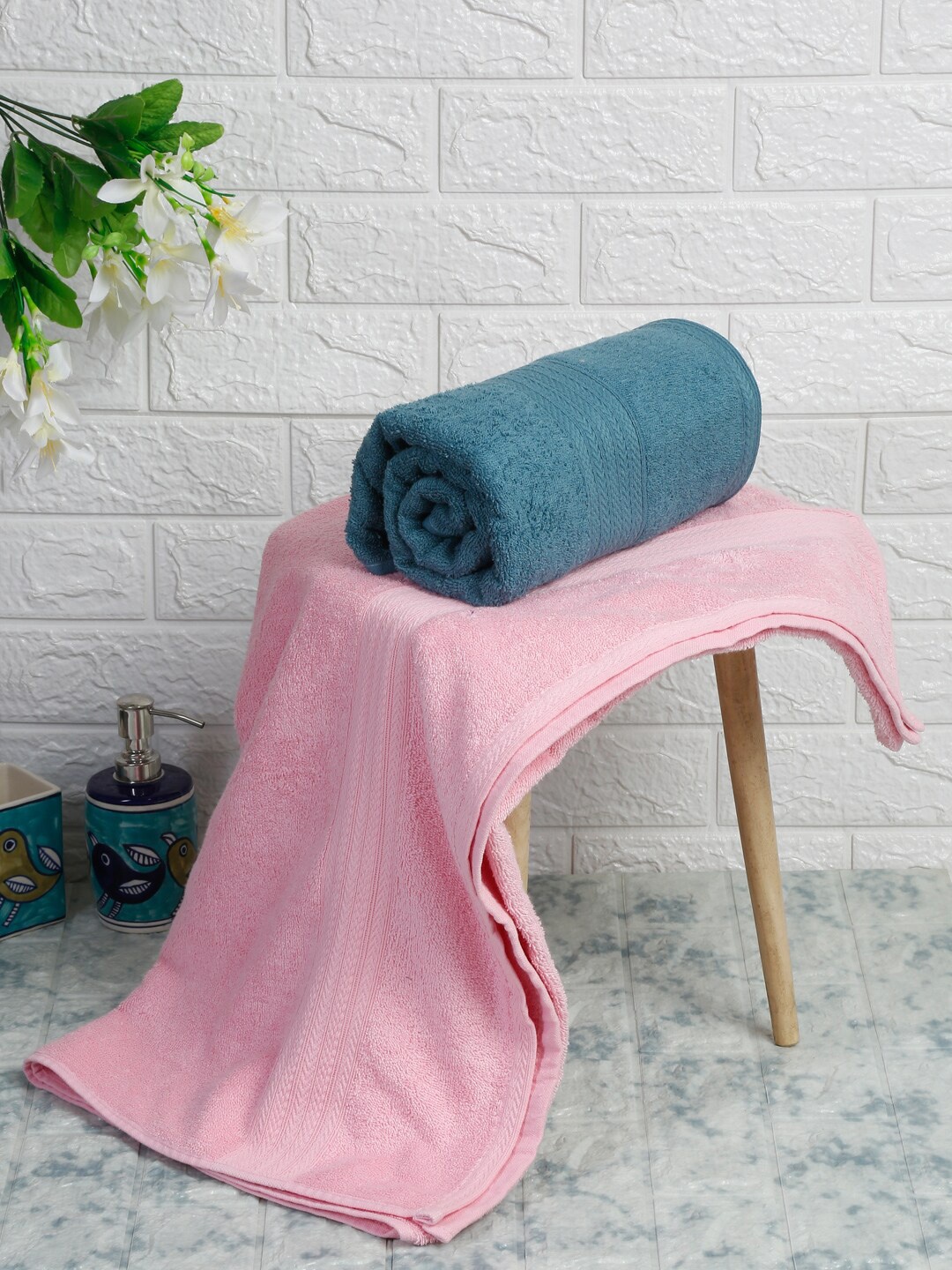 

Naksh Pink & Turquoise Green 2 Pieces 450 GSM Cotton Super Absorbent Bath Towels