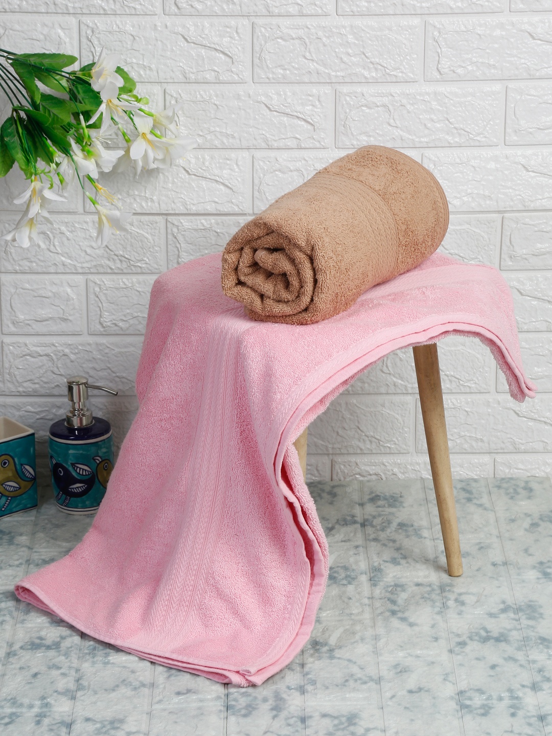 

Naksh Pink & Beige 2 Pieces 450 GSM Cotton Super Absorbent Bath Towels