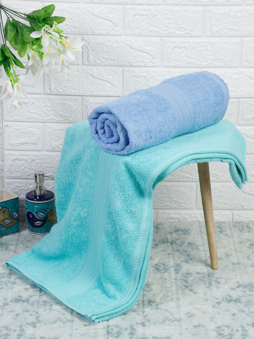 

Naksh Blue & Green 2 Pieces Cotton 450 GSM Super Absorbent Bath Towels