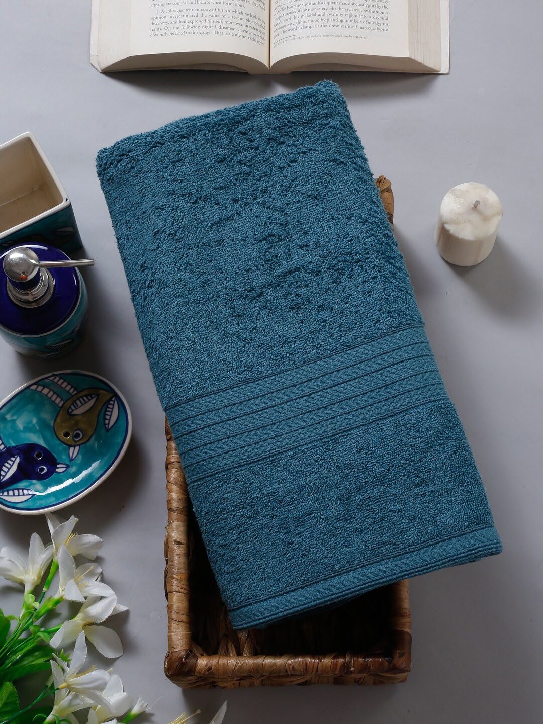

Naksh Turquoise Green Anti-Bacterial 450 GSM Reversible Bath Towel