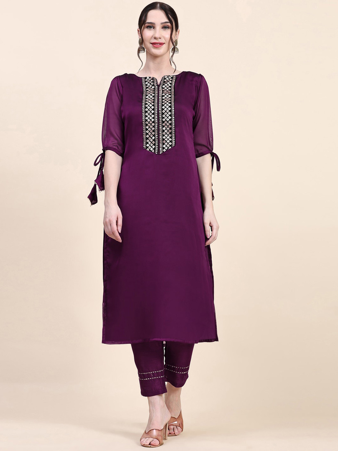 

Murta Trends Ethnic Motifs Yoke Design Sequinned Detail Straight Kurta with Trousers, Purple
