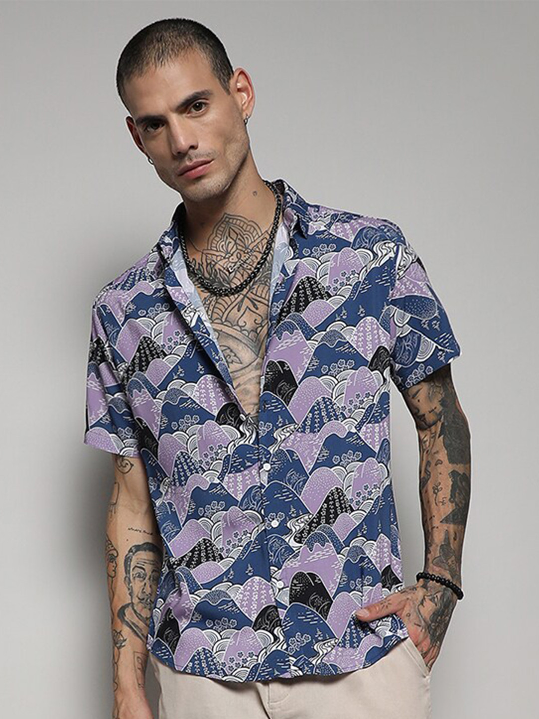 

Campus Sutra Classic Graphic Printed Spread Collar Casual Shirt, Blue