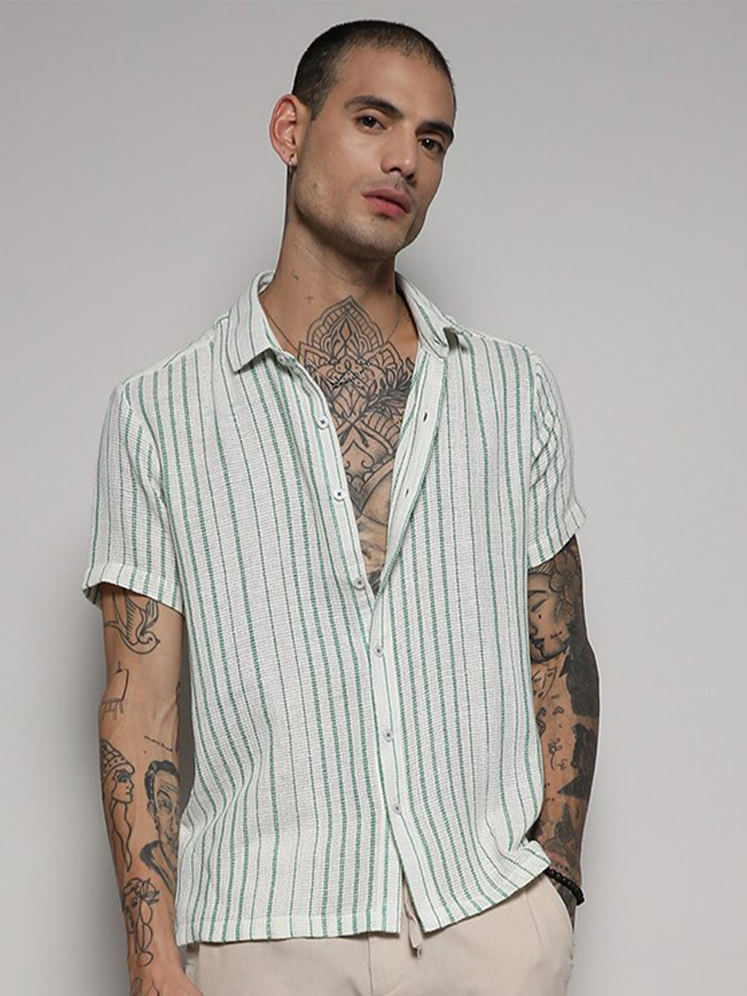 

Campus Sutra Classic Vertical Stripes Cotton Casual Shirt, White