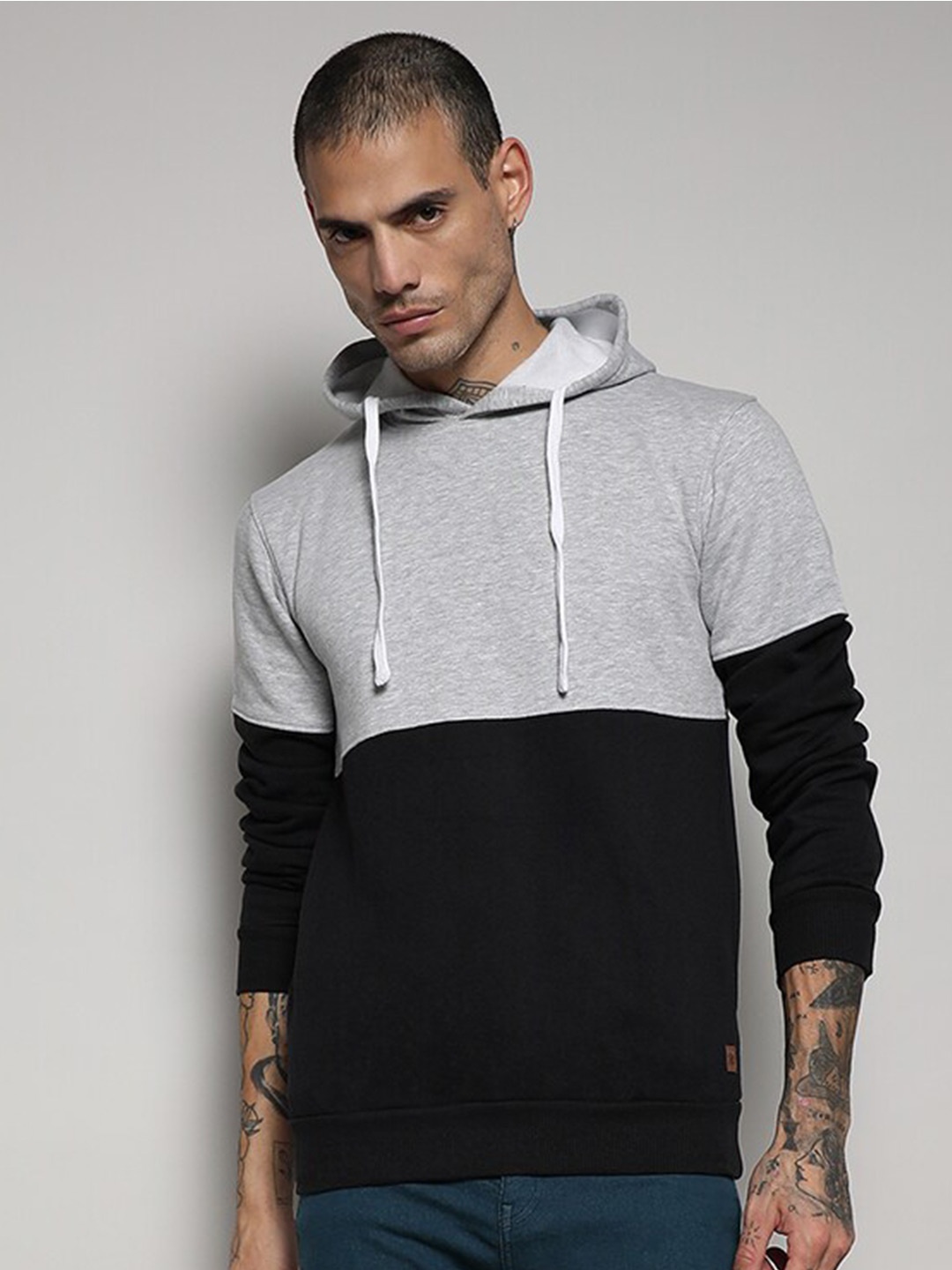 

Campus Sutra Colourblocked Hooded Cotton Sweatshirt, Black