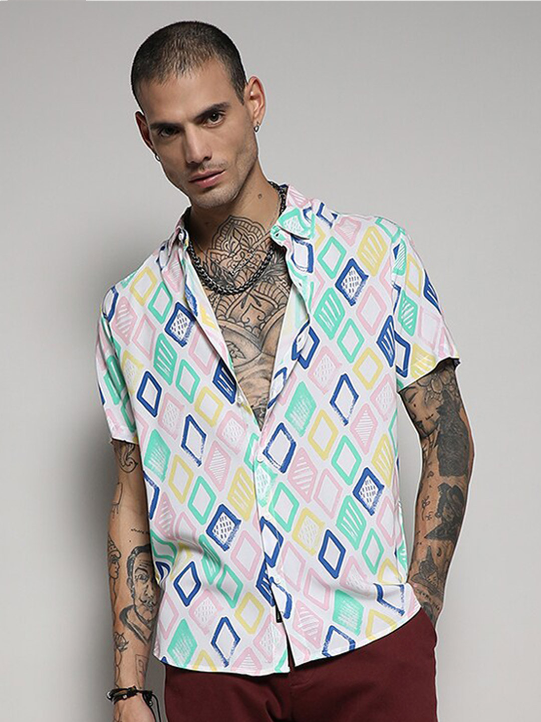 

Campus Sutra Classic Geometric Printed Opaque Casual Shirt, White