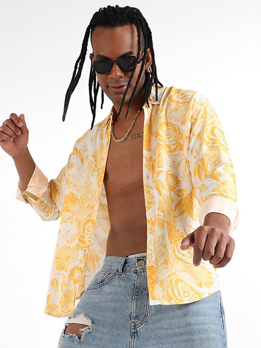 

Campus Sutra Yellow Floral Printed Classic Regular Fit Opaque Casual Shirt