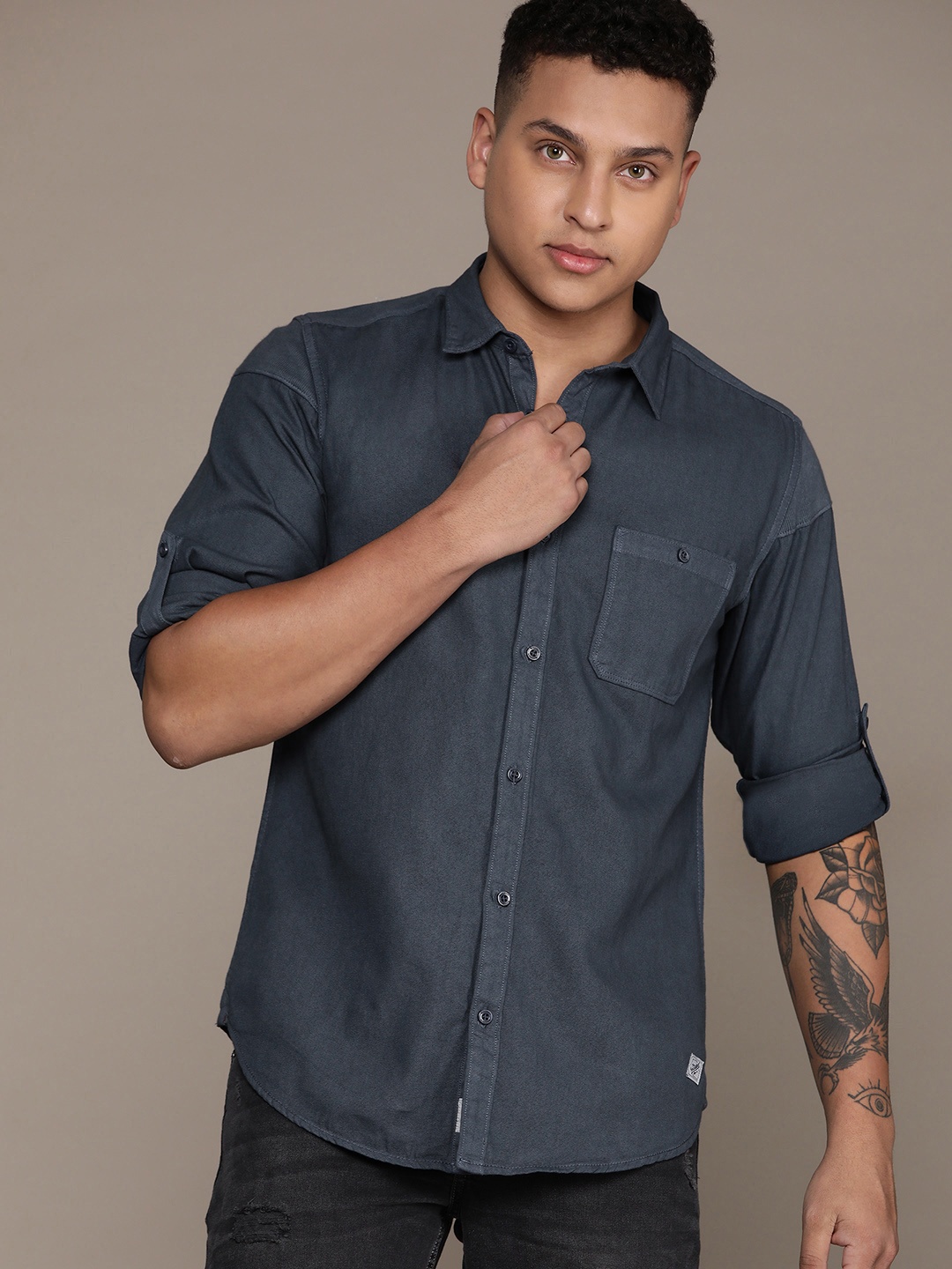 

Roadster Men Comfort Solid Regular Fit Casual Shirt, Blue