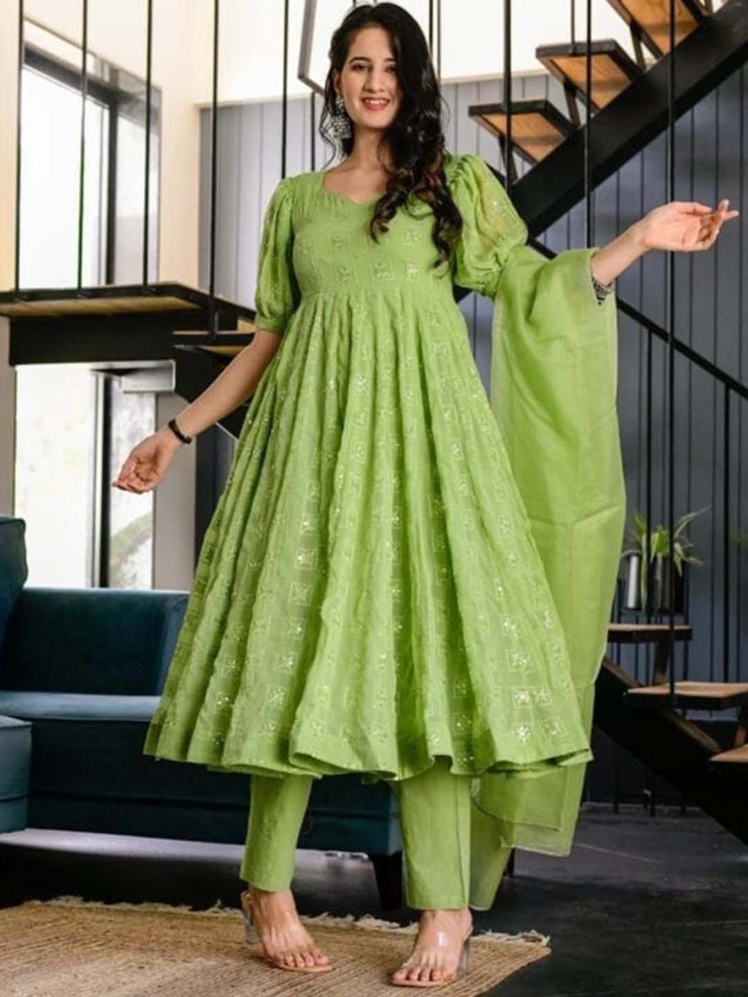 

ESTELA Ethnic Motifs Embroidered Empire Thread Work Pure Cotton Kurta Set, Green