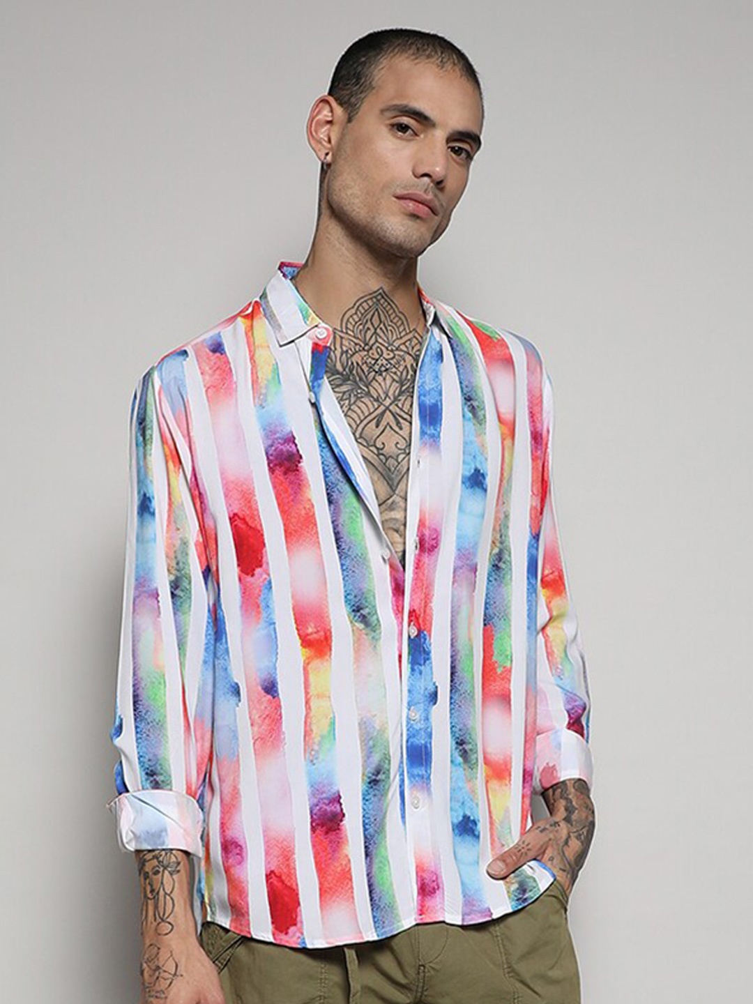

Campus Sutra Classic Vertical Stripes Casual Shirt, White