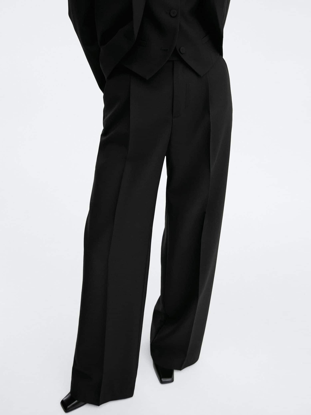 

MANGO Women Pleated Formal Trousers, Black