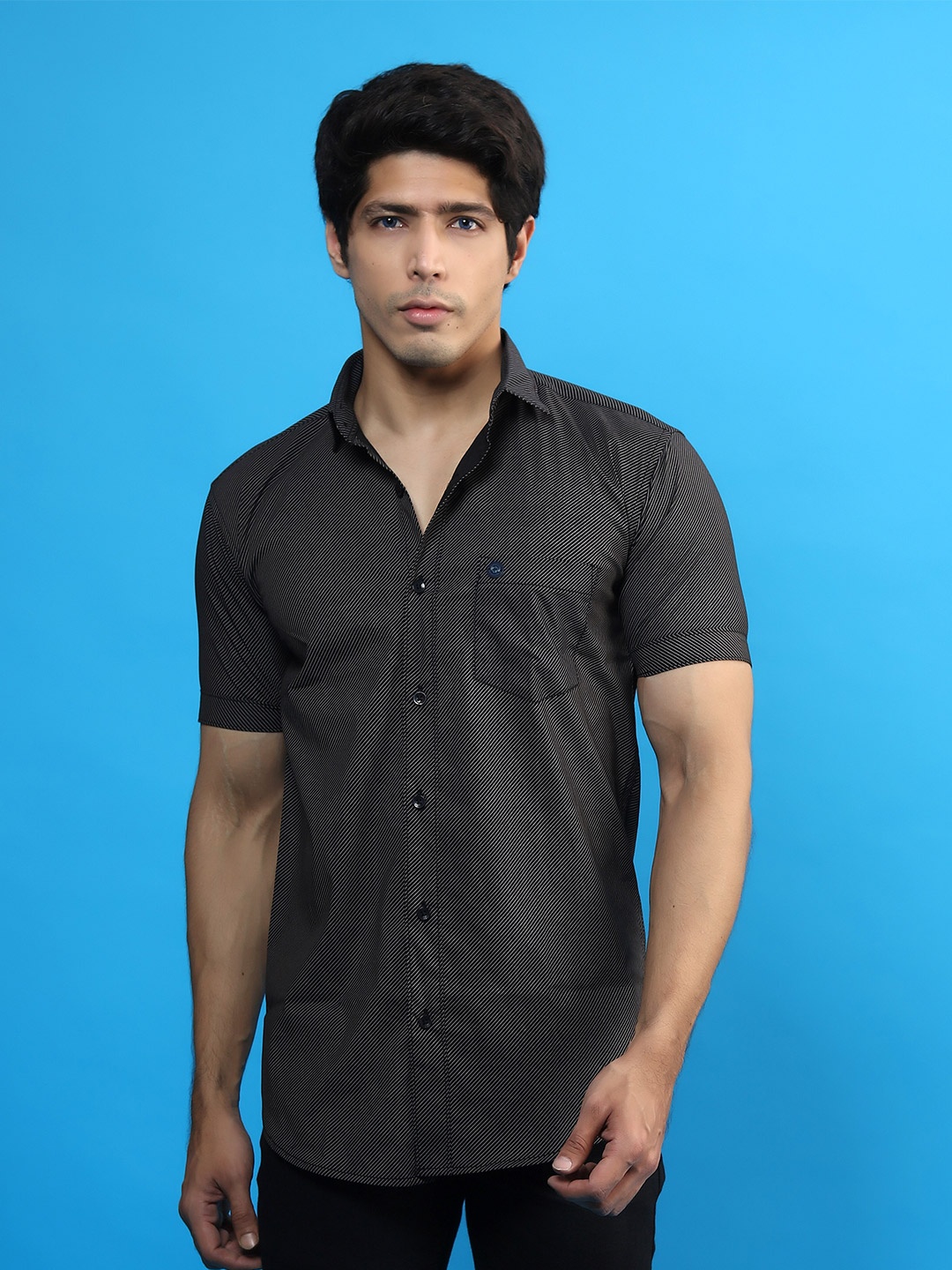 

INDIAN THREADS India Slim Slim Fit Pinstripes Casual Shirt, Black