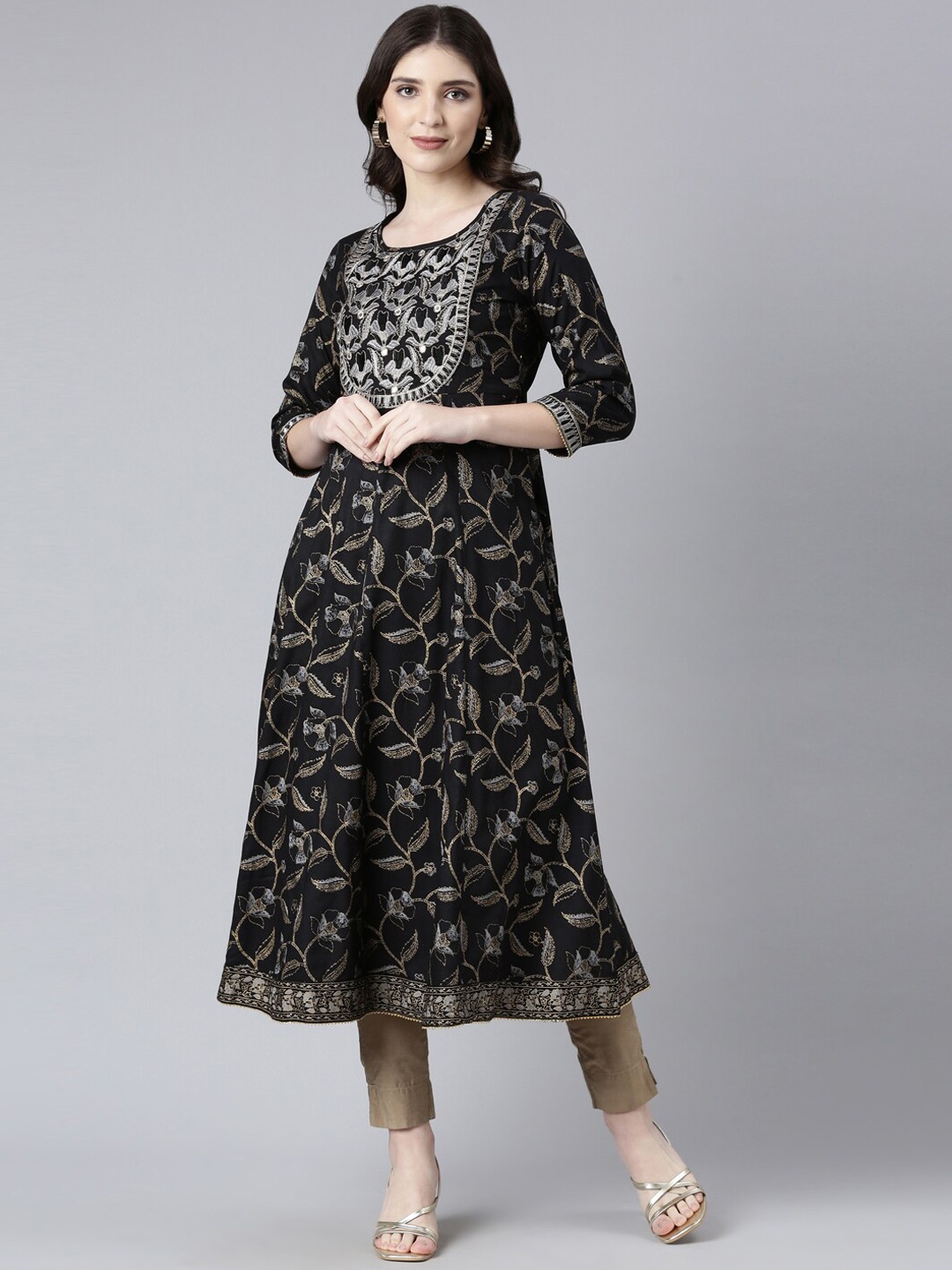 

Souchii Floral Embroidered Liva Anarkali Kurta, Black