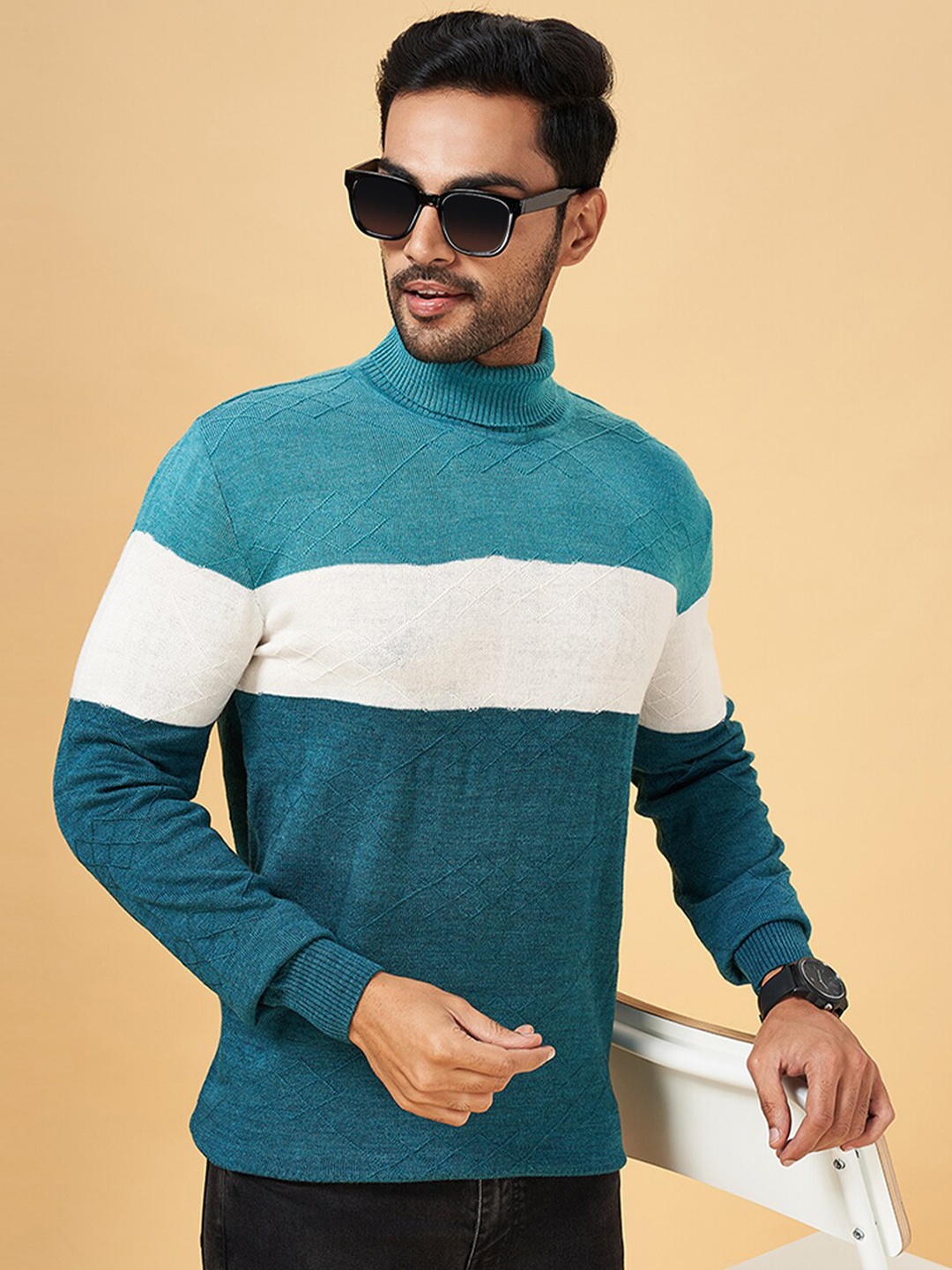 

YU by Pantaloons Colourblocked Turtle Neck Acrylic Pullover Sweater, Teal