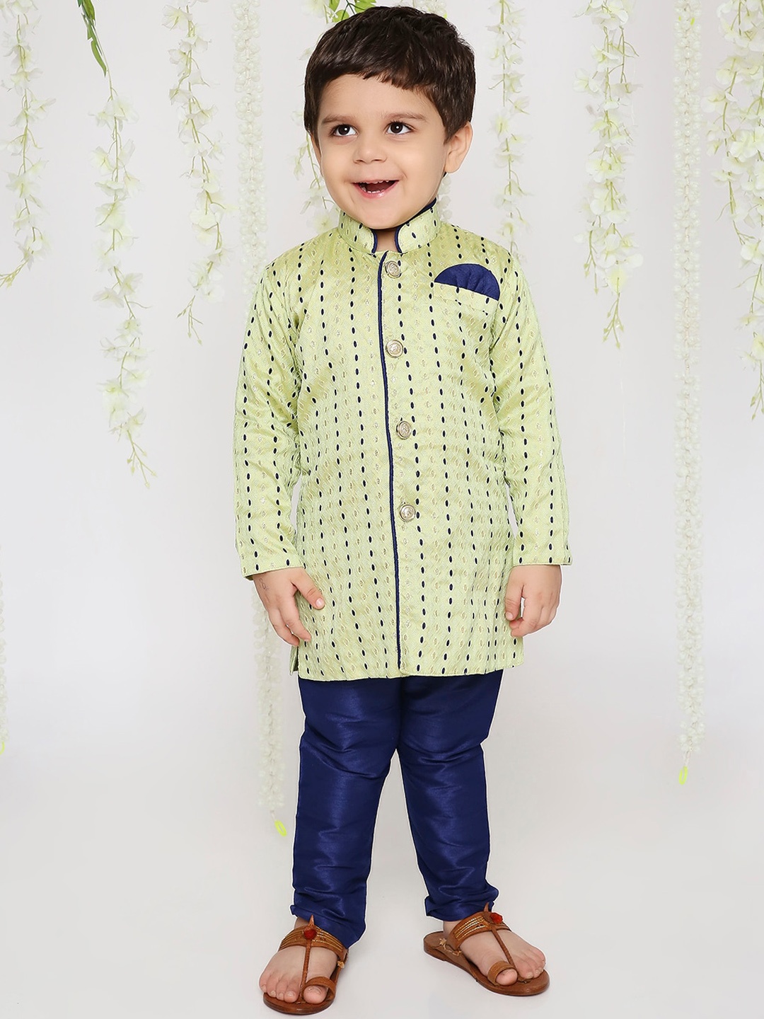 

KID1 Boys Woven Design Mandarin Collar Straight Kurta with Pyjamas, Green