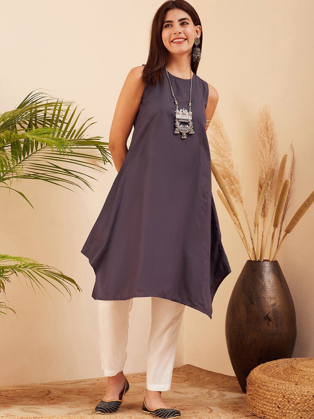 

InWeave Asymmetric A-Line Kurta, Charcoal