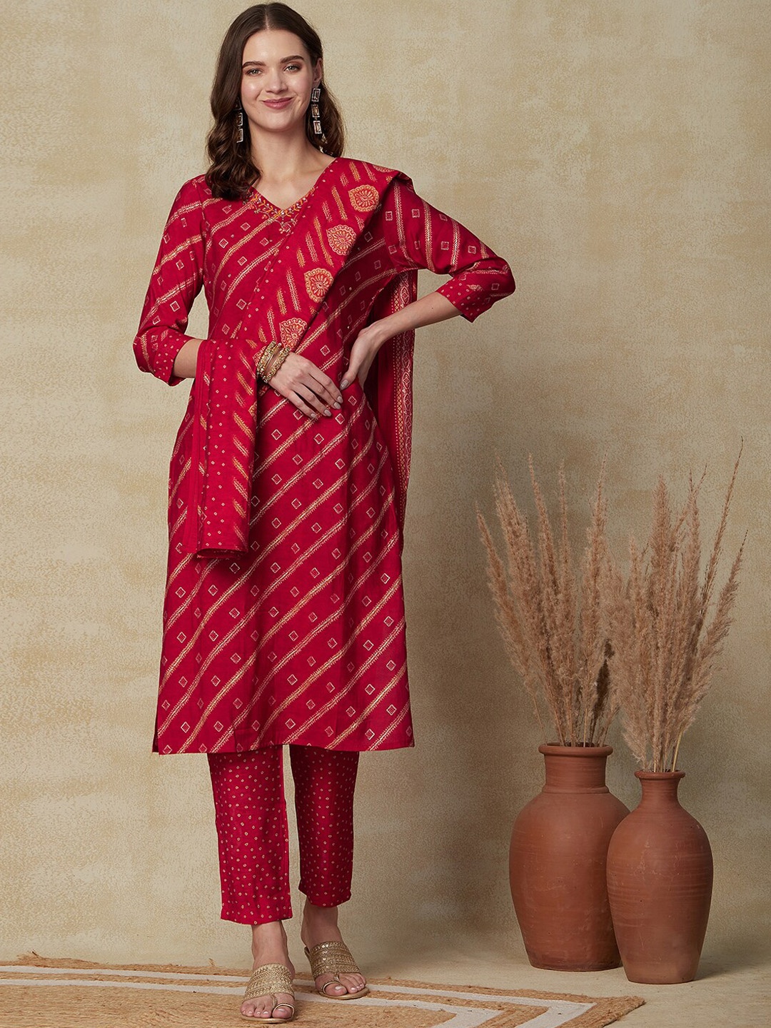 

FASHOR Ethnic Motifs Printed Beads and Stones Kurta & Trousers With Dupatta, Red