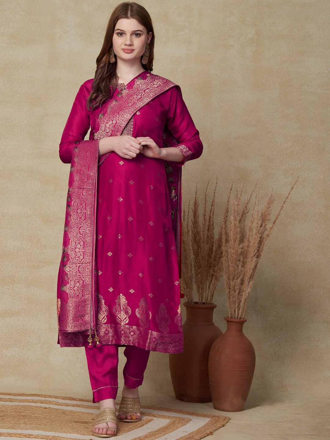 

FASHOR Ethnic Motifs Woven Design Regular Kurta with Trousers & With Dupatta, Pink