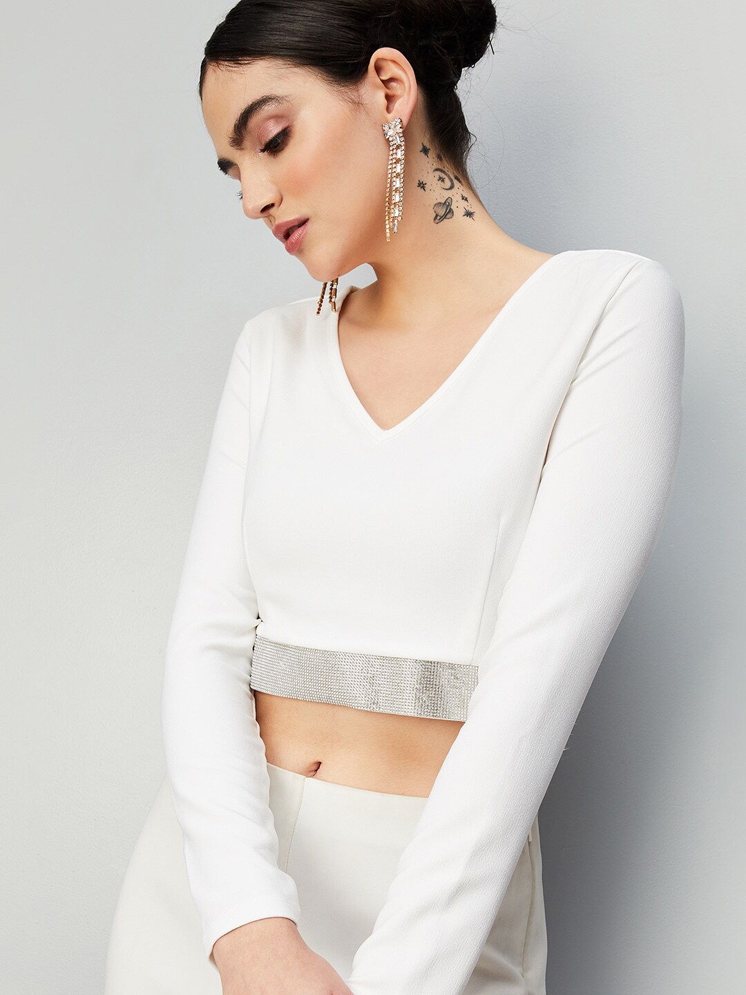 

max Embellished V-Neck Long Sleeve Casual Crop Top, White