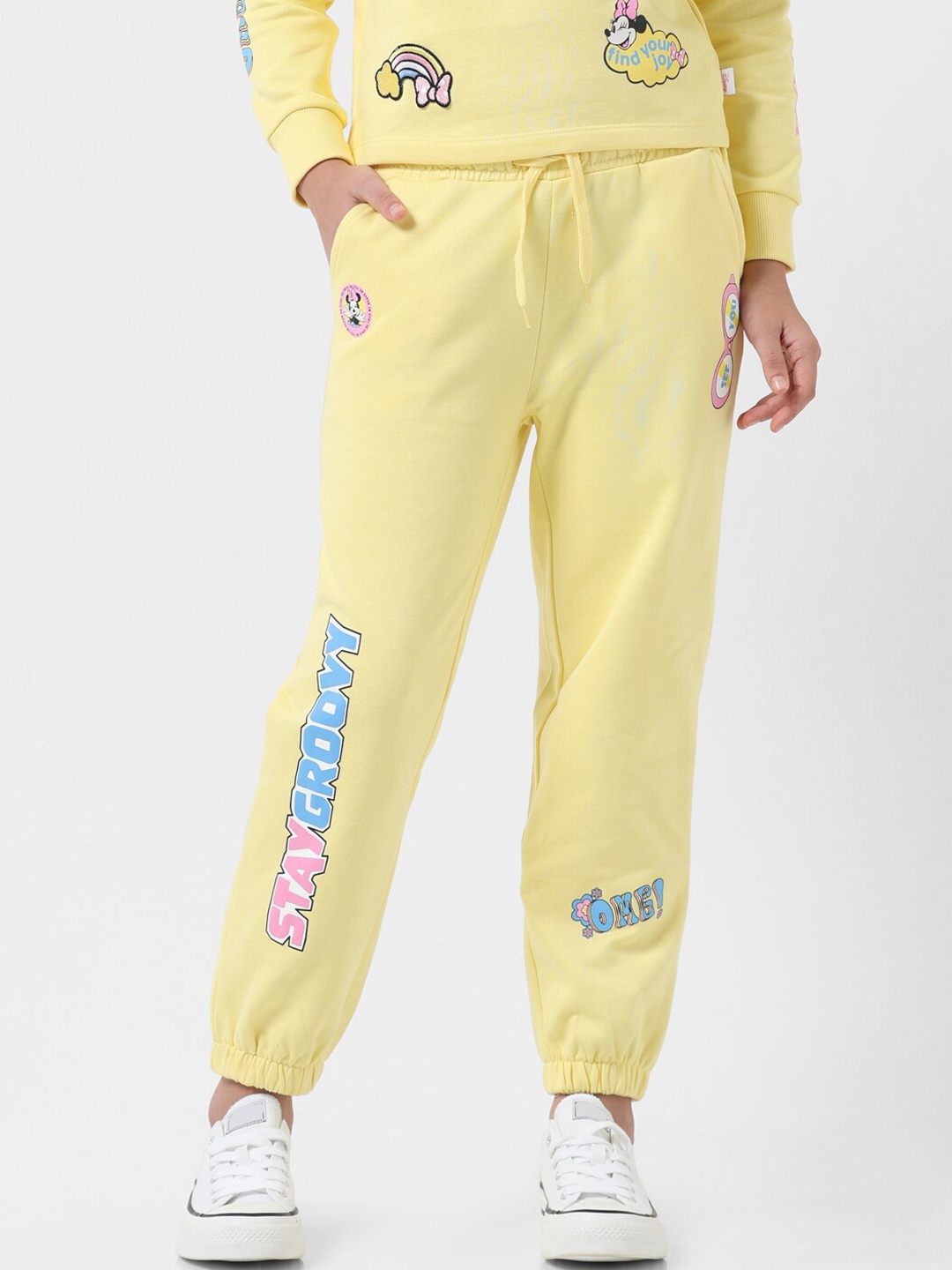 

Vero Moda Girls Mid Rise Joggers, Yellow