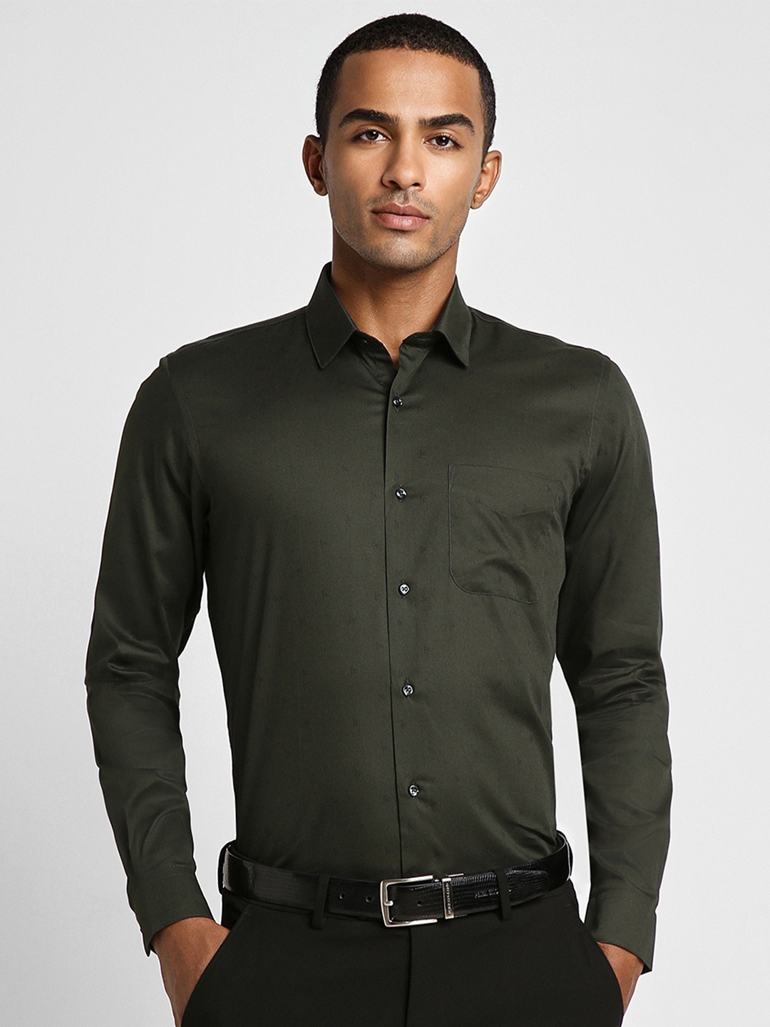 

Peter England Men Green Slim Fit Opaque Formal Shirt