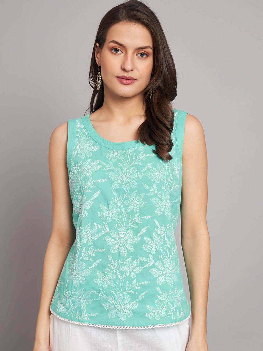 

akheri Floral Embroidered Chikankari Pure Cotton Top, Blue