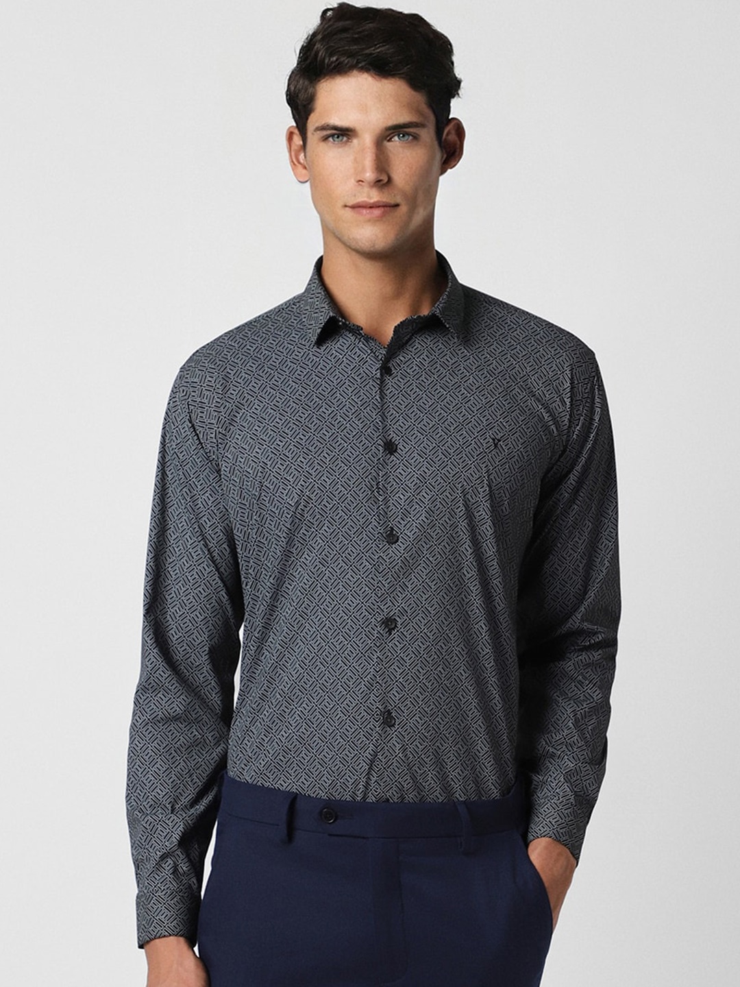 

V Dot Spread Collar Slim Fit Geometric Printed Party Shirt, Black