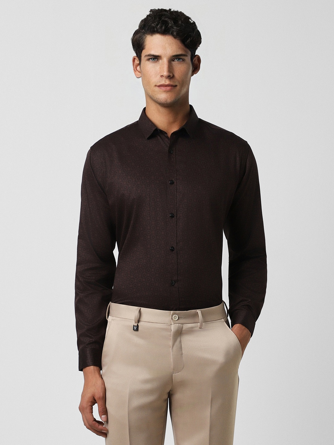 

V Dot Men Brown Slim Fit Opaque Printed Party Shirt