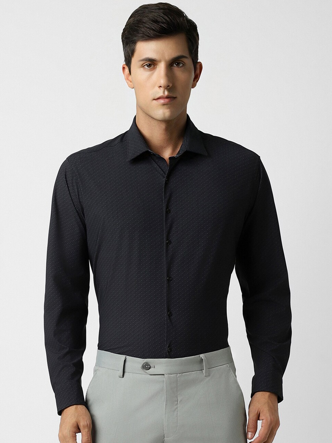 

Van Heusen Slim Fit Micro Ditsy Printed Formal Shirt, Black