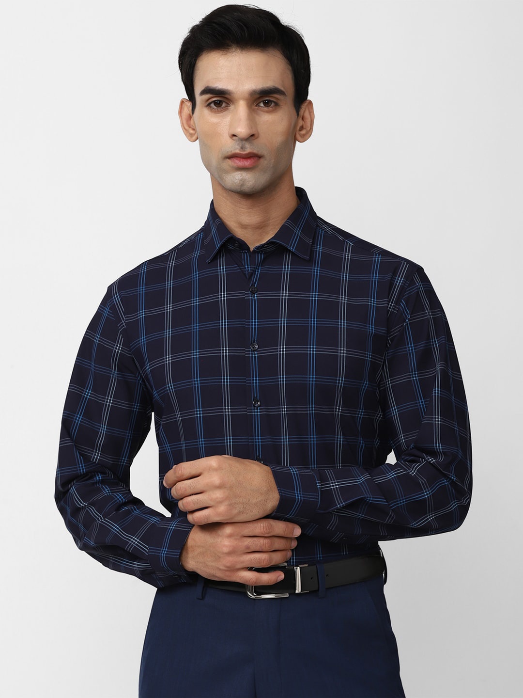 

Van Heusen Slim Fit Tartan Checks Spread Collar Formal Shirt, Navy blue