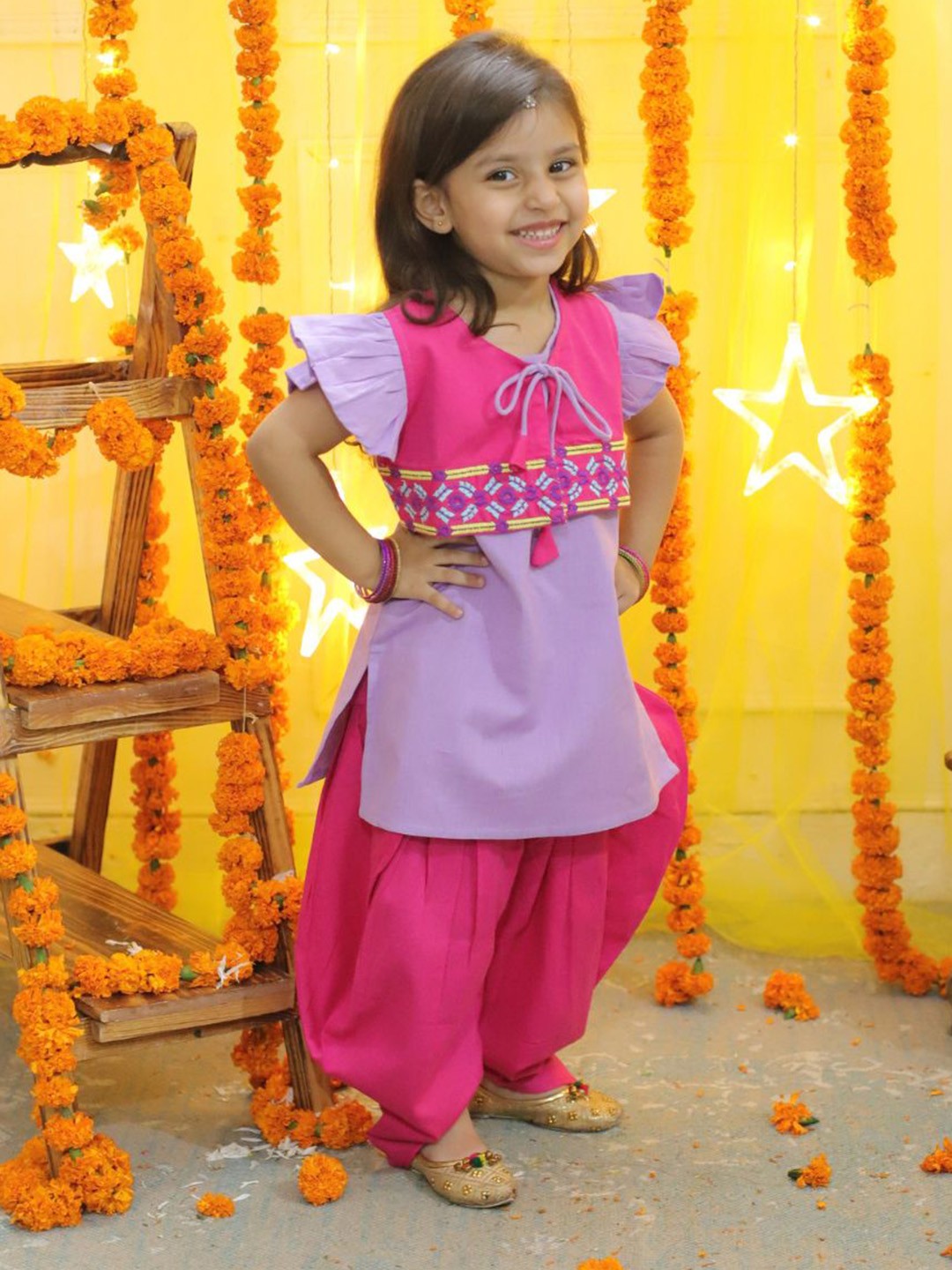 

BownBee Girls Ethnic Motifs Yoke Design Kurta With Salwar, Pink