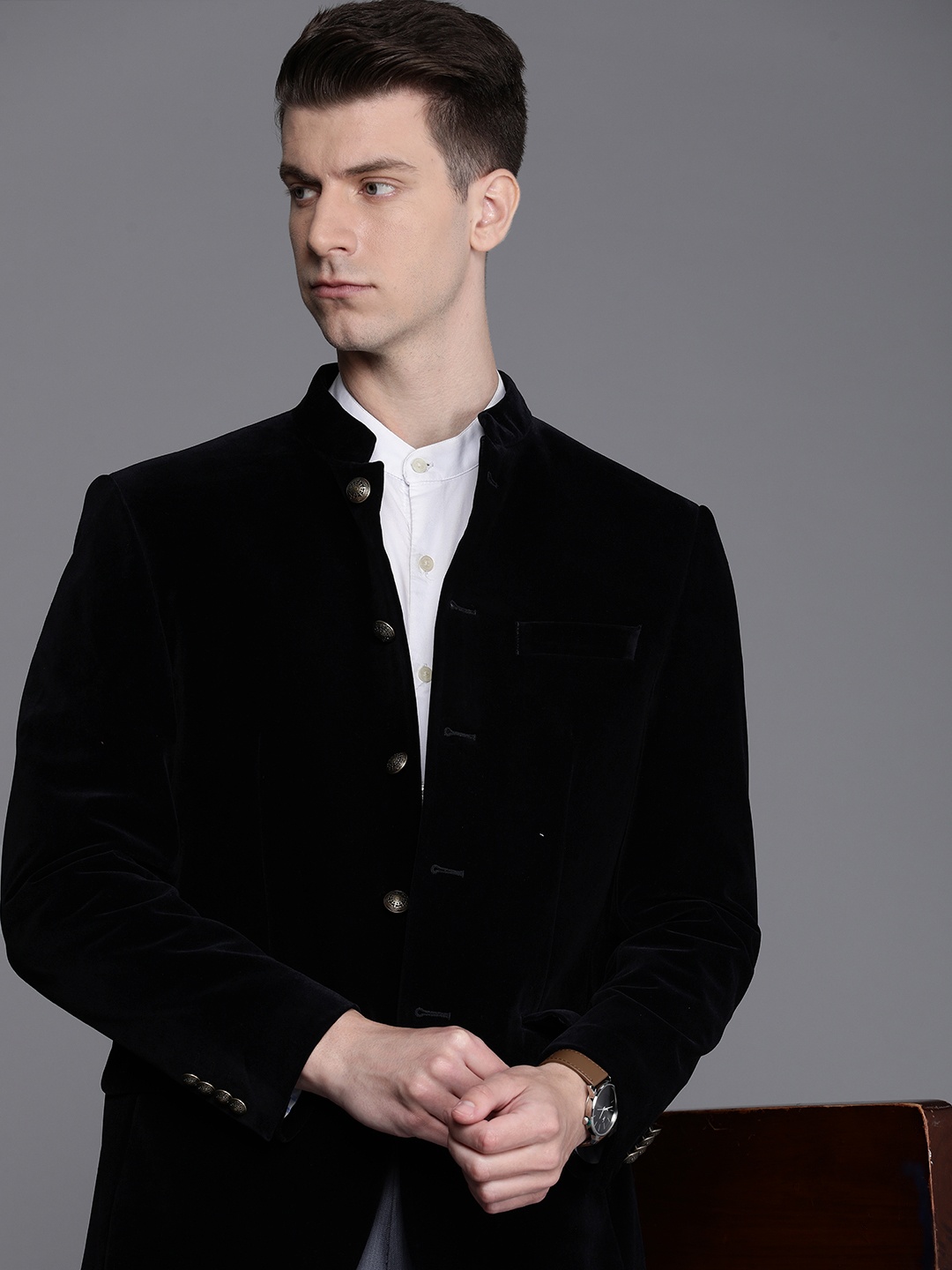 

Louis Philippe Men Bandhgala Velvet Blazer, Navy blue