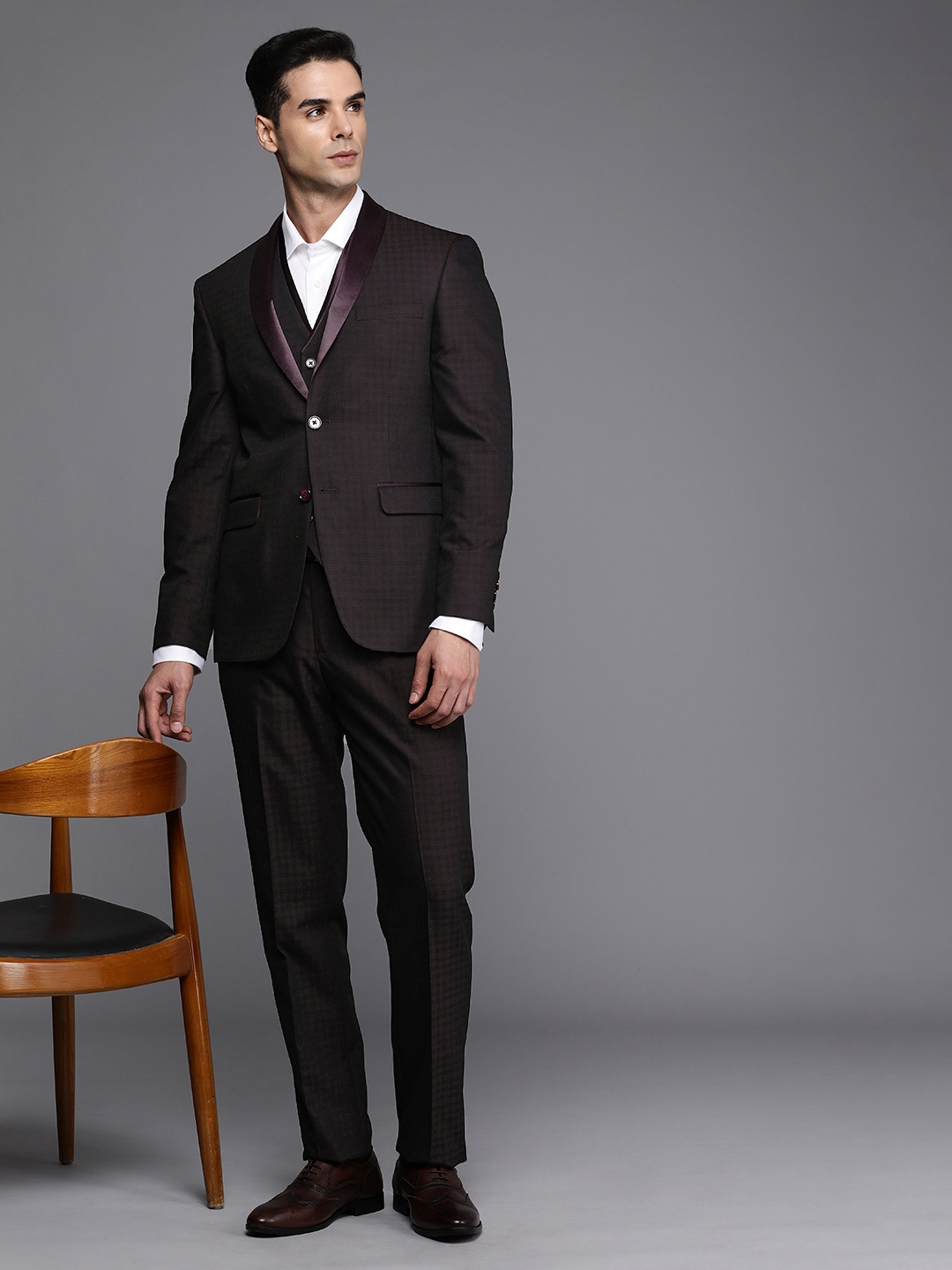 

Louis Philippe Men Slim Fit Checked Single Breasted 3 Pieces Formal Suits, Burgundy