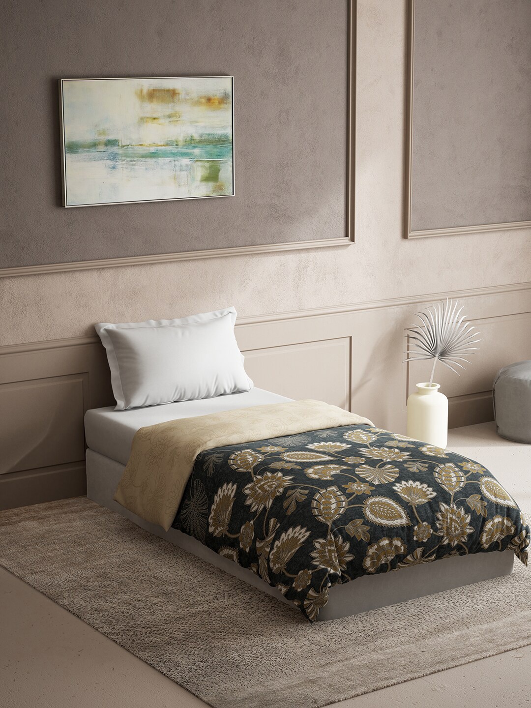 

DDecor Grey & White Floral Pure Cotton Reversible Mild Winter Single Bed Quilt