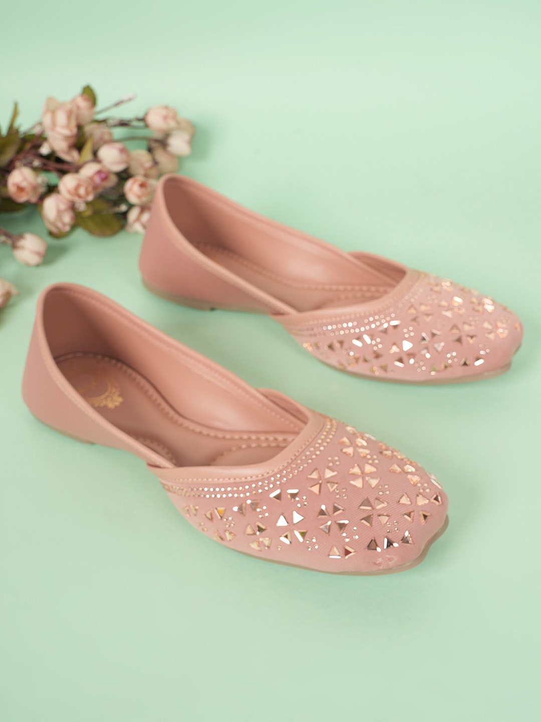 

Style Shoes Ethnic Embellished Square Toe Mojaris, Pink