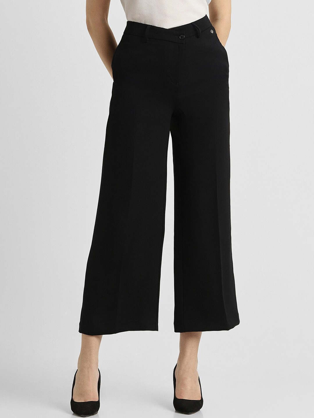 

Allen Solly Woman Mid-Rise Parallel Trousers, Black
