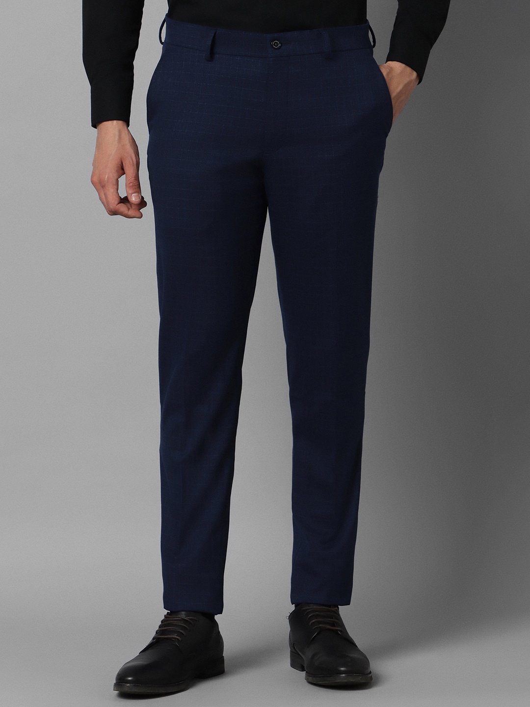 

Louis Philippe Men Checked Slim Fit Mid-Rise Formal Trousers, Navy blue