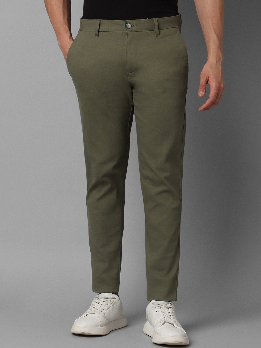 

Louis Philippe Sport Men Slim Fit Mid-Rise Plain Cotton Chinos, Olive