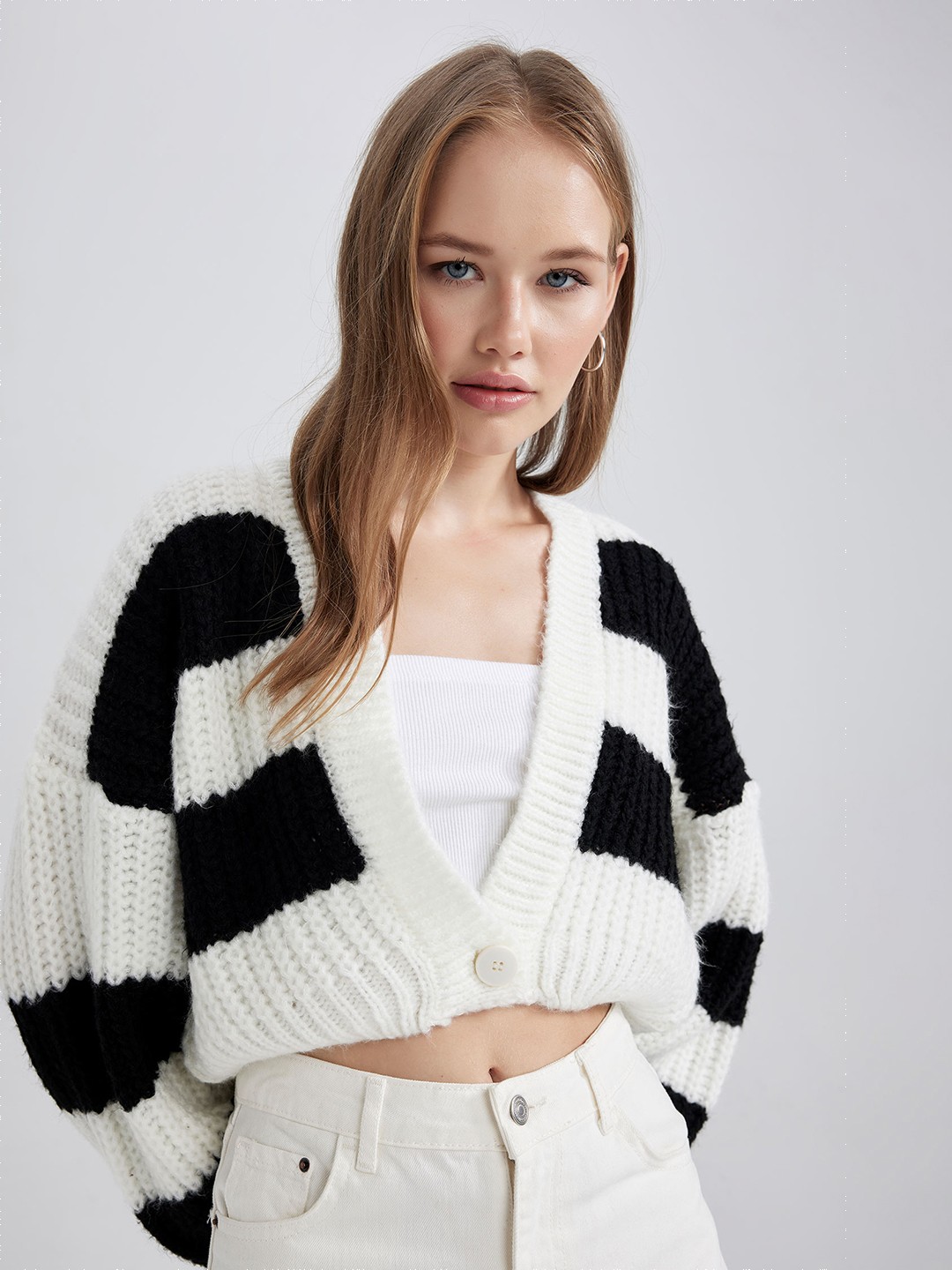 

DeFacto Striped Crop Cardigan Sweater, White