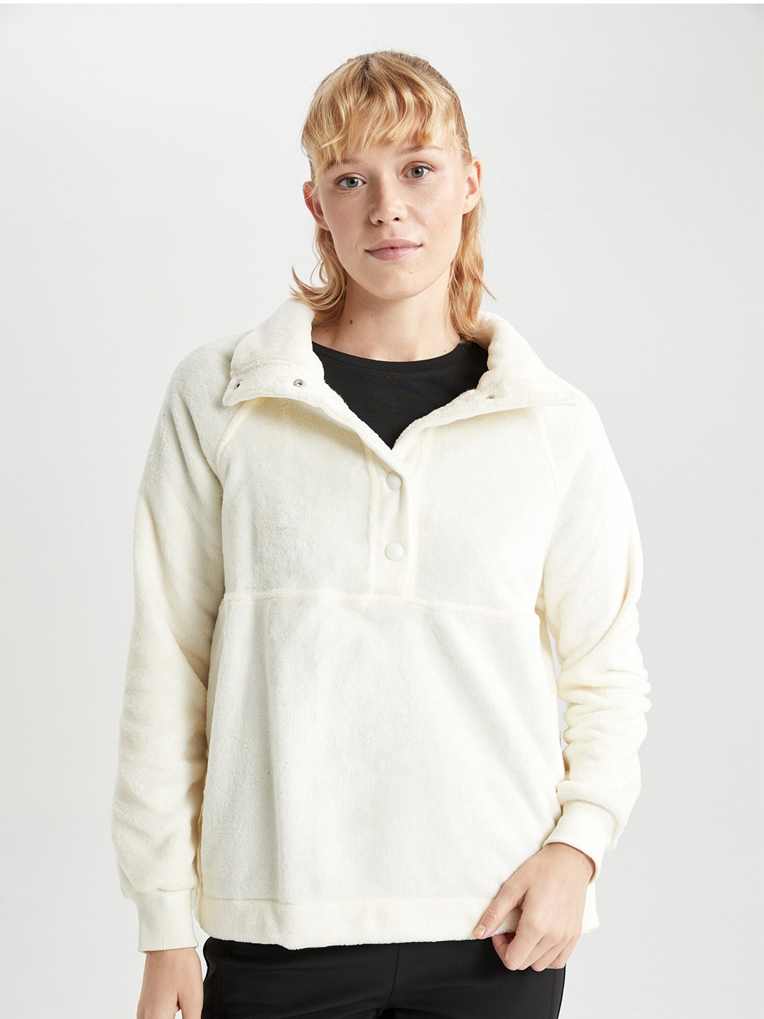 

DeFacto Turtle Neck Half Placket Pullover Sweater, Off white
