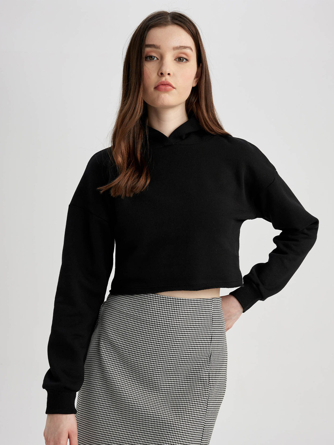 

DeFacto Hooded Pullover Sweatshirt, Black