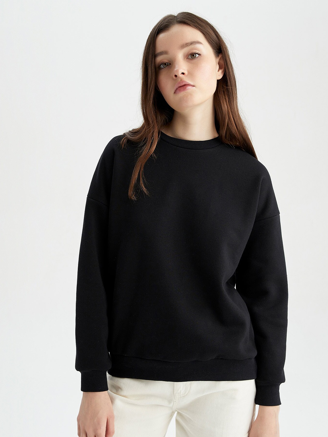 

DeFacto Round Neck Pullover Sweatshirt, Black