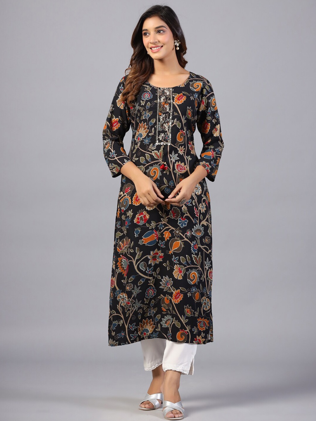 

Amchoor Ethnic Motifs Printed Straight Kurta, Black